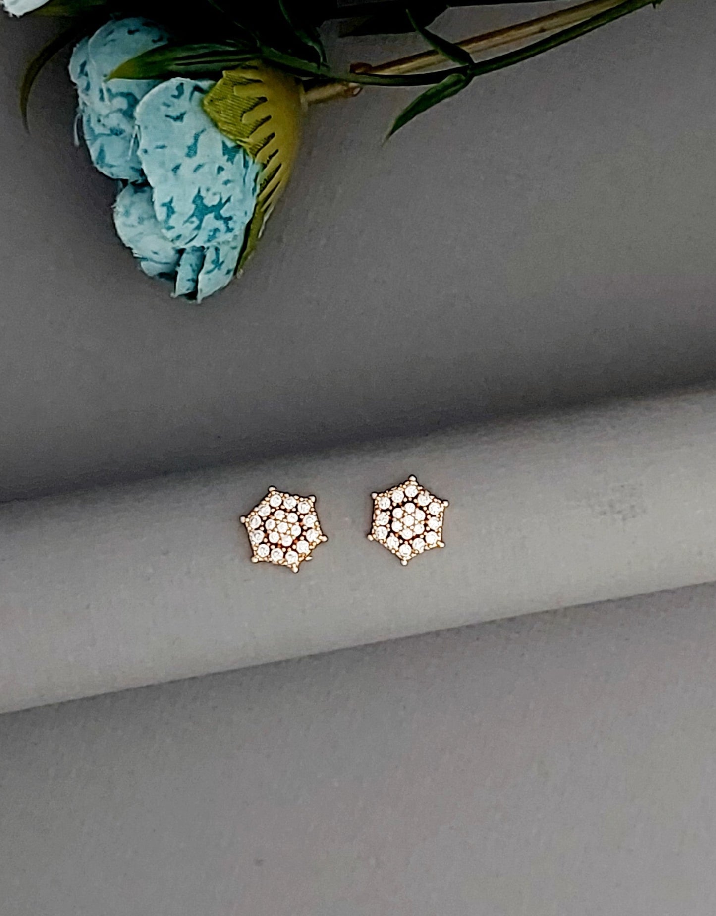 Rosegold earrings,studs,earrings for women,tops for women,latest earring,partywear stud earring