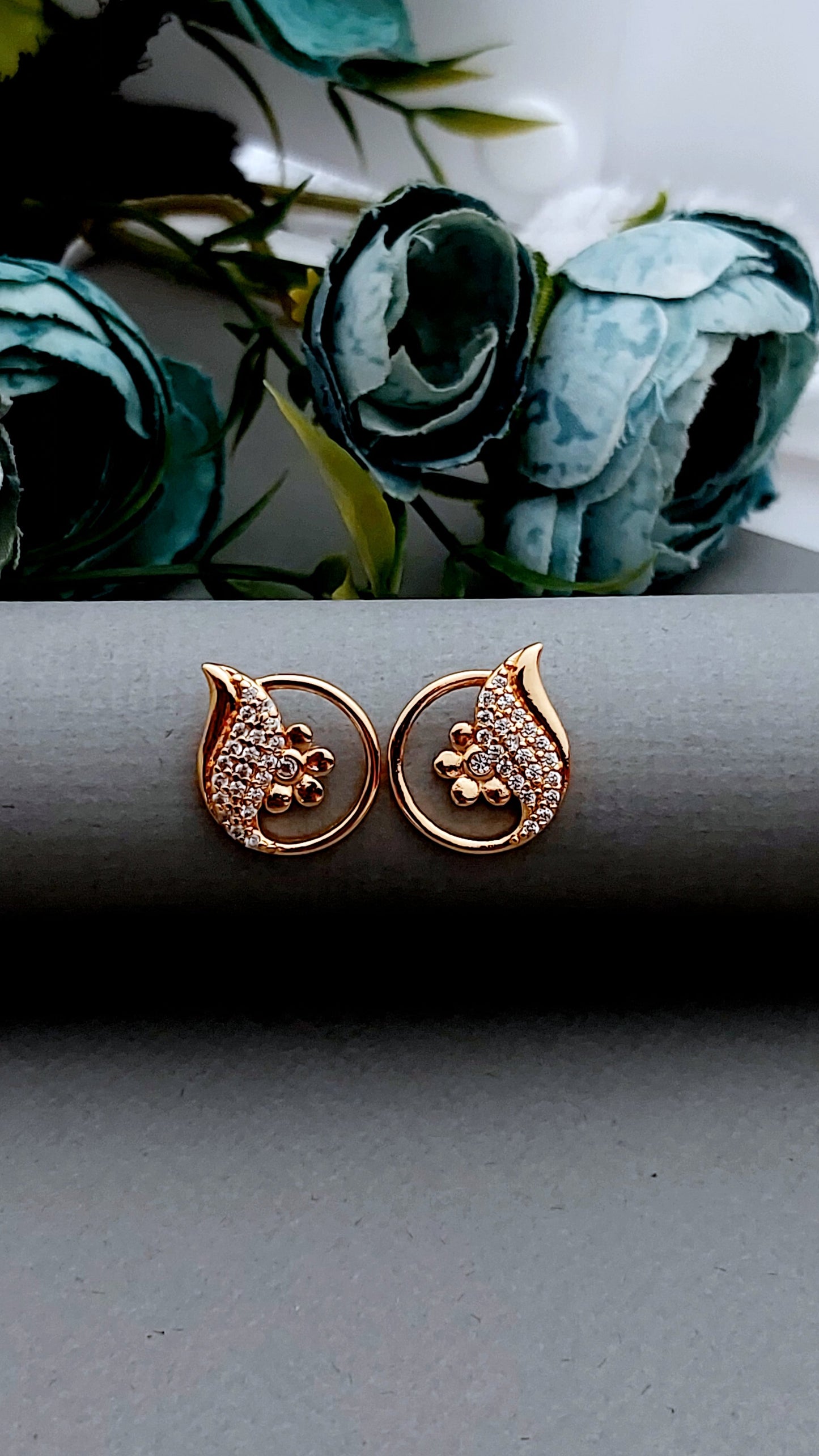 Rosegold earrings,studs,earrings for women,tops for women,latest earring,partywear stud earring