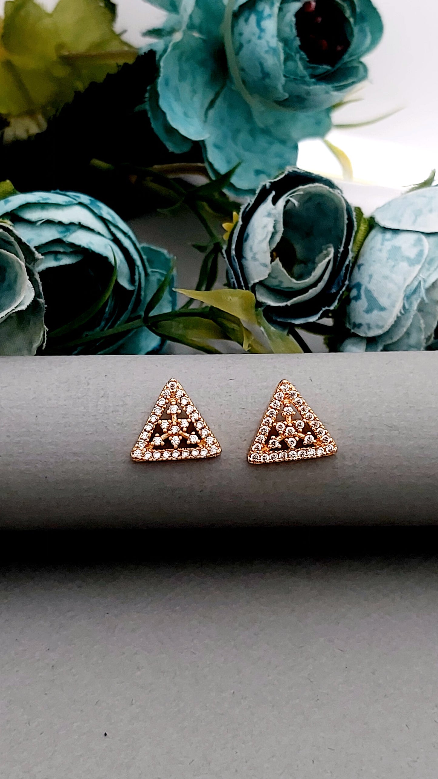 Rosegold earrings,studs,earrings for women,tops for women,latest earring,partywear stud earring