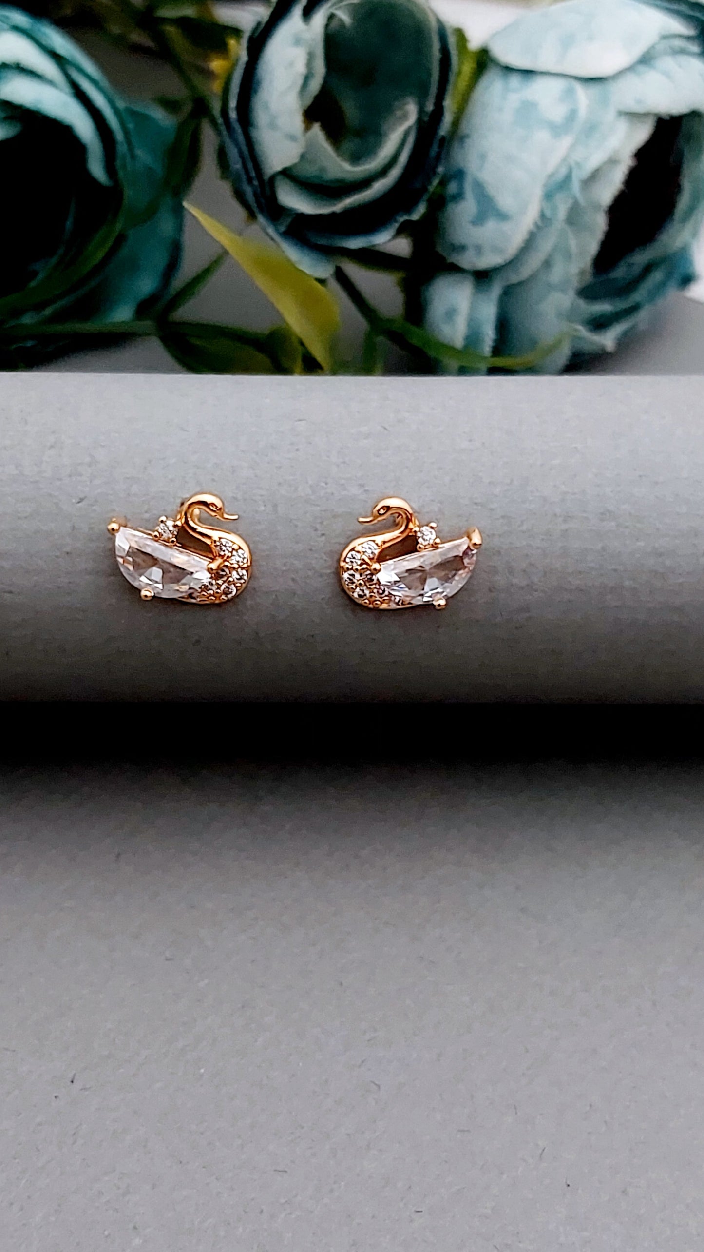 Rosegold earrings,studs,earrings for women,tops for women,latest earring,partywear stud earring
