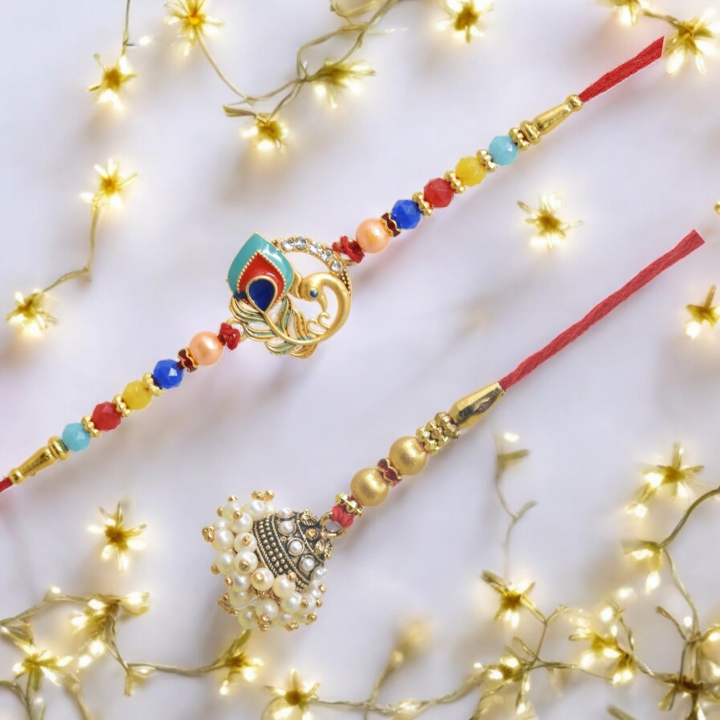 पारंपरिक मोरपंख डिज़ाइन भैया भाभी राखी सेट, रक्षाबंधन पर भाई के लिए 2 राखी का उत्तम सेट