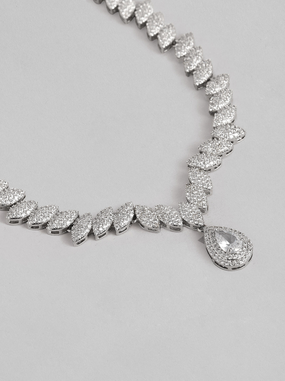 Bridal set,wedding set for women,golden set,necklace ,partywear jewellery for women,jewellery for wedding,choker set,bollywood jewellery,trendy jewellery set,designer jewellery,silver set,silver jewellery ,