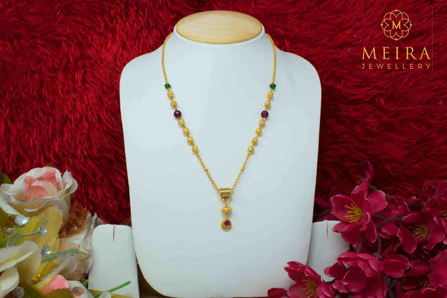 Fashionable Gold Plated Light Weight Neckpiece