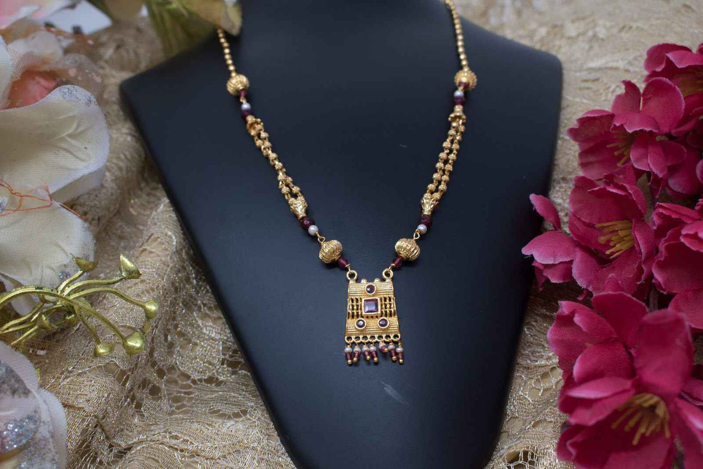Lavish Gold Plated Rectangle Design Pendant Neckpiece