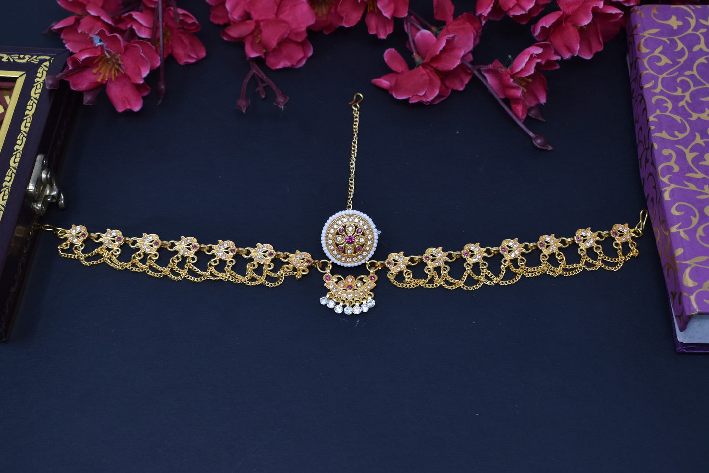 Marwadi Rakhdi set on head