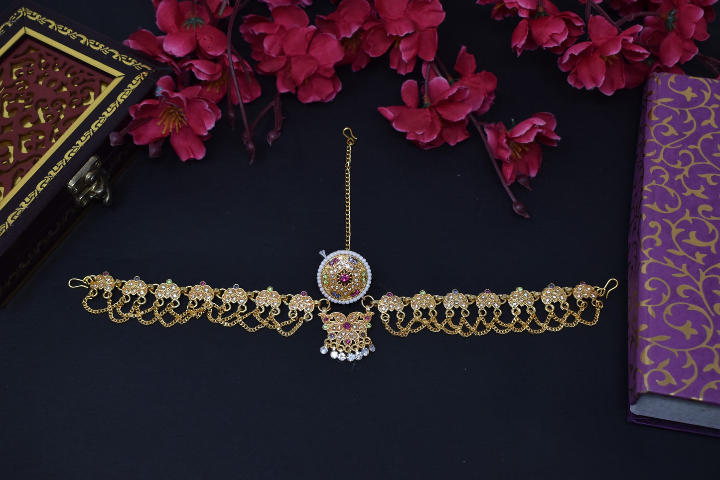 Marwadi Rakhdi set on head