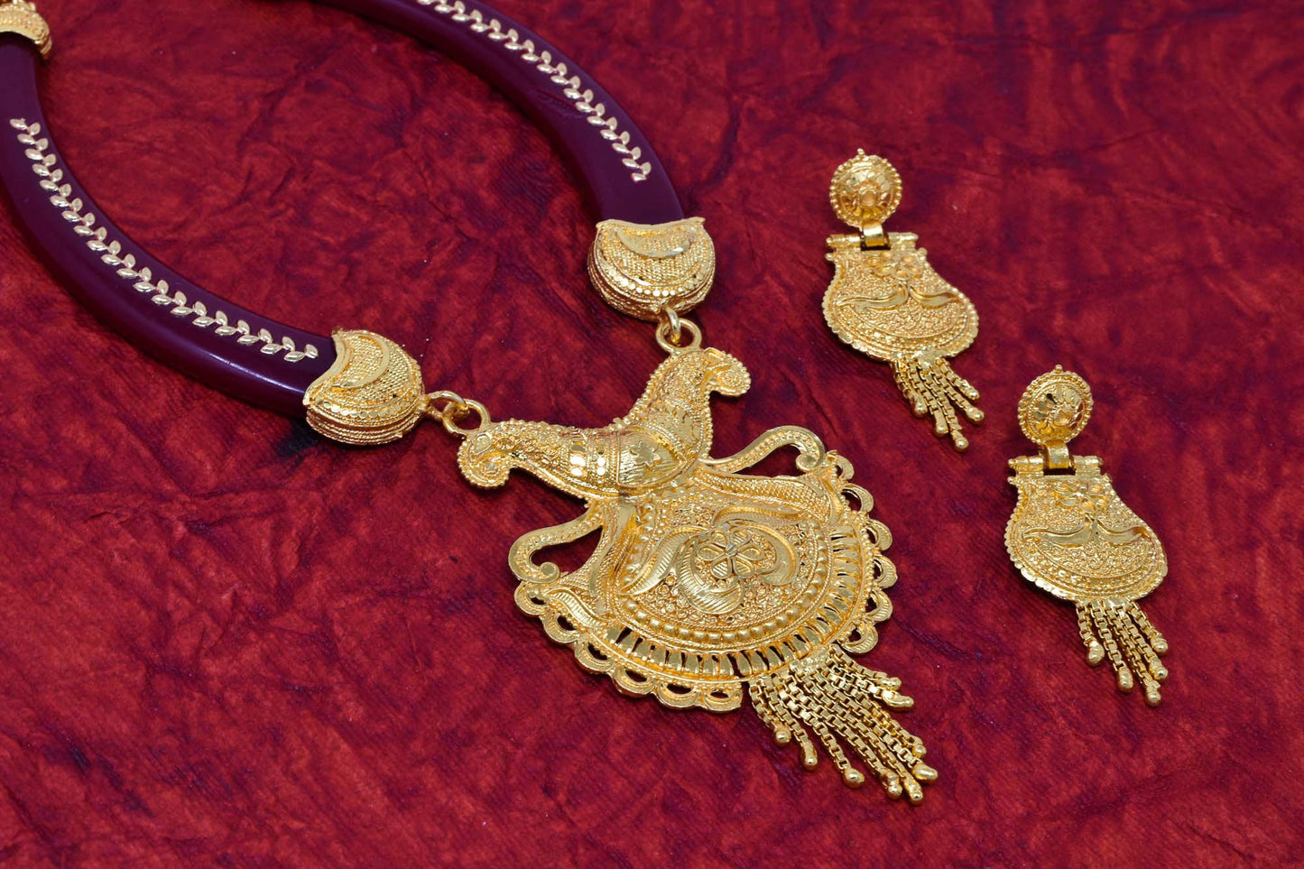 Traditional Maroon Color Pola Necklace for women with Earrings