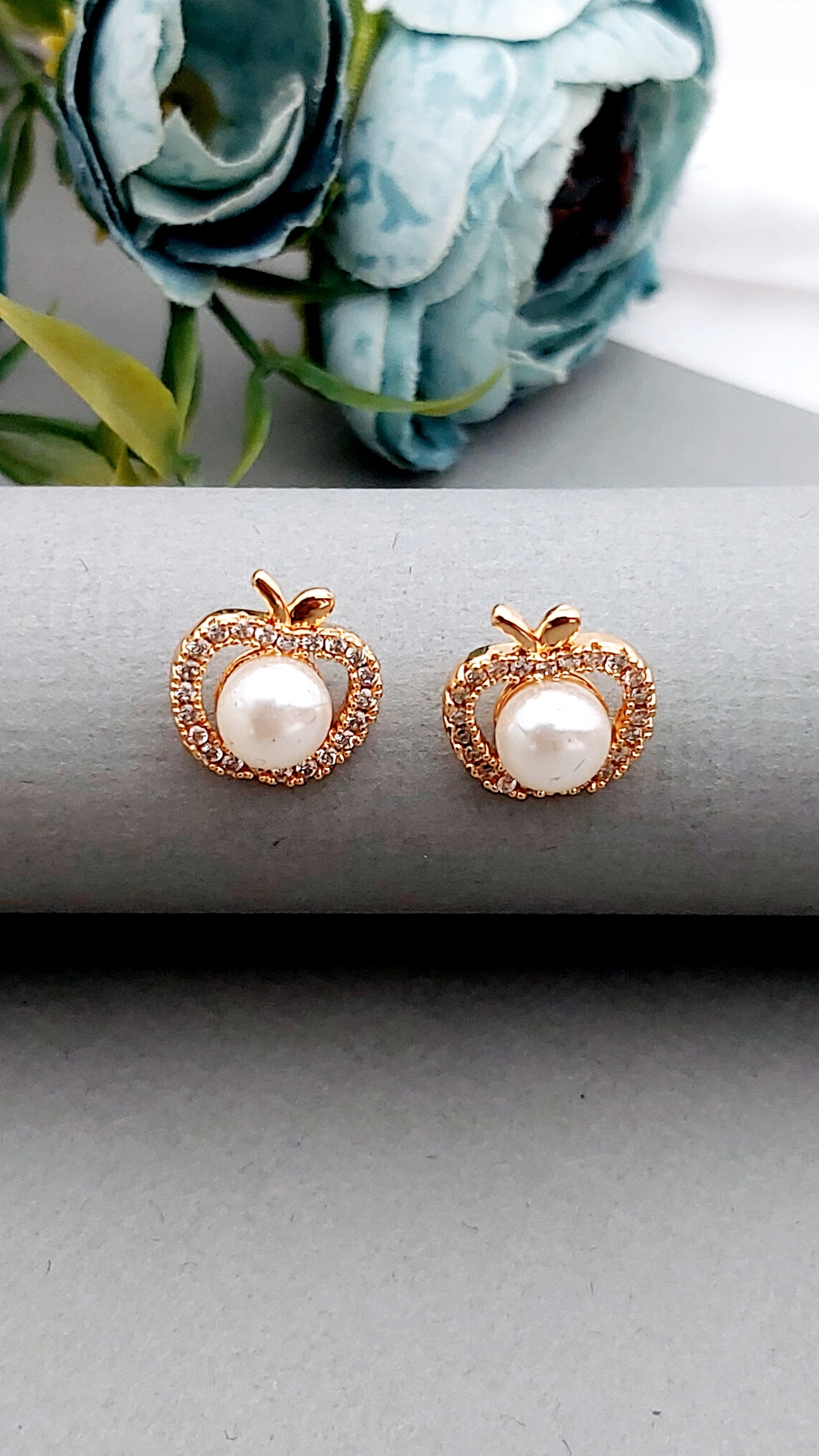 Rosegold earrings,studs,earrings for women,tops for women,latest earring,partywear stud earring