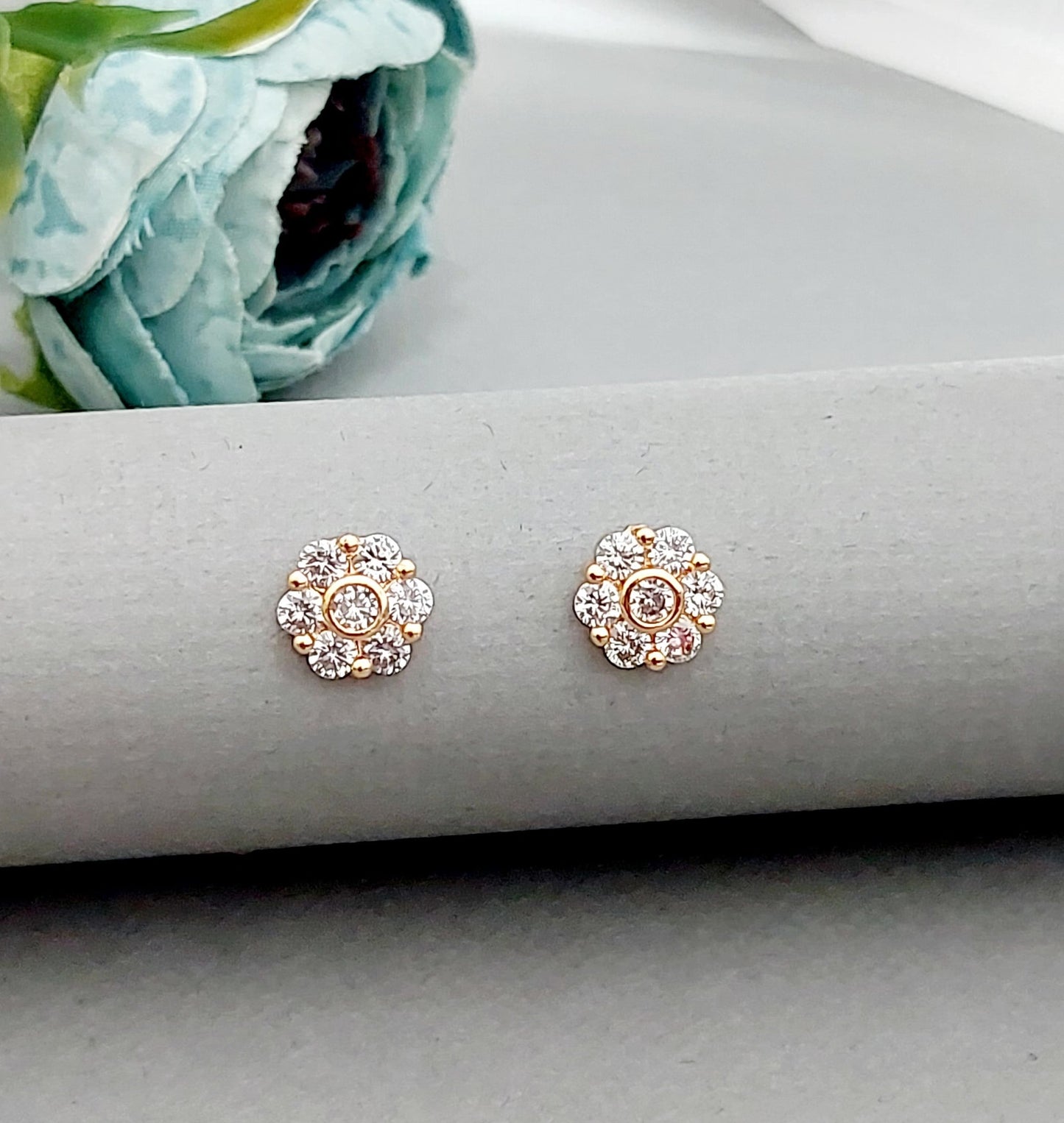 Rosegold earrings,studs,earrings for women,tops for women,latest earring,partywear stud earring
