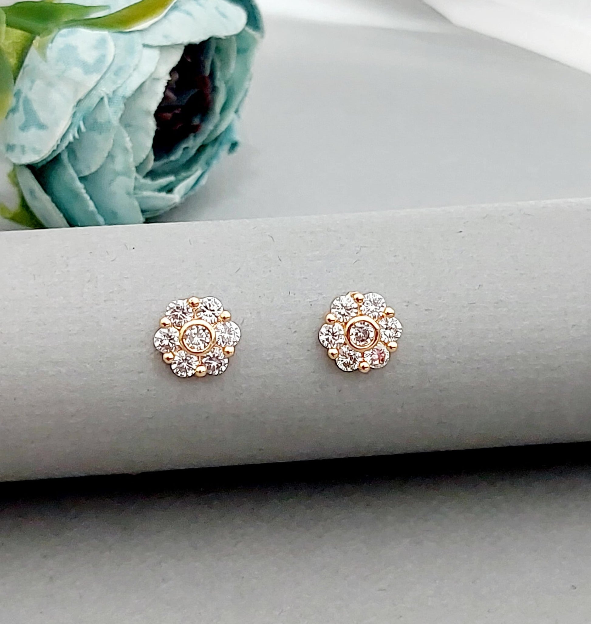 Rosegold earrings,studs,earrings for women,tops for women,latest earring,partywear stud earring