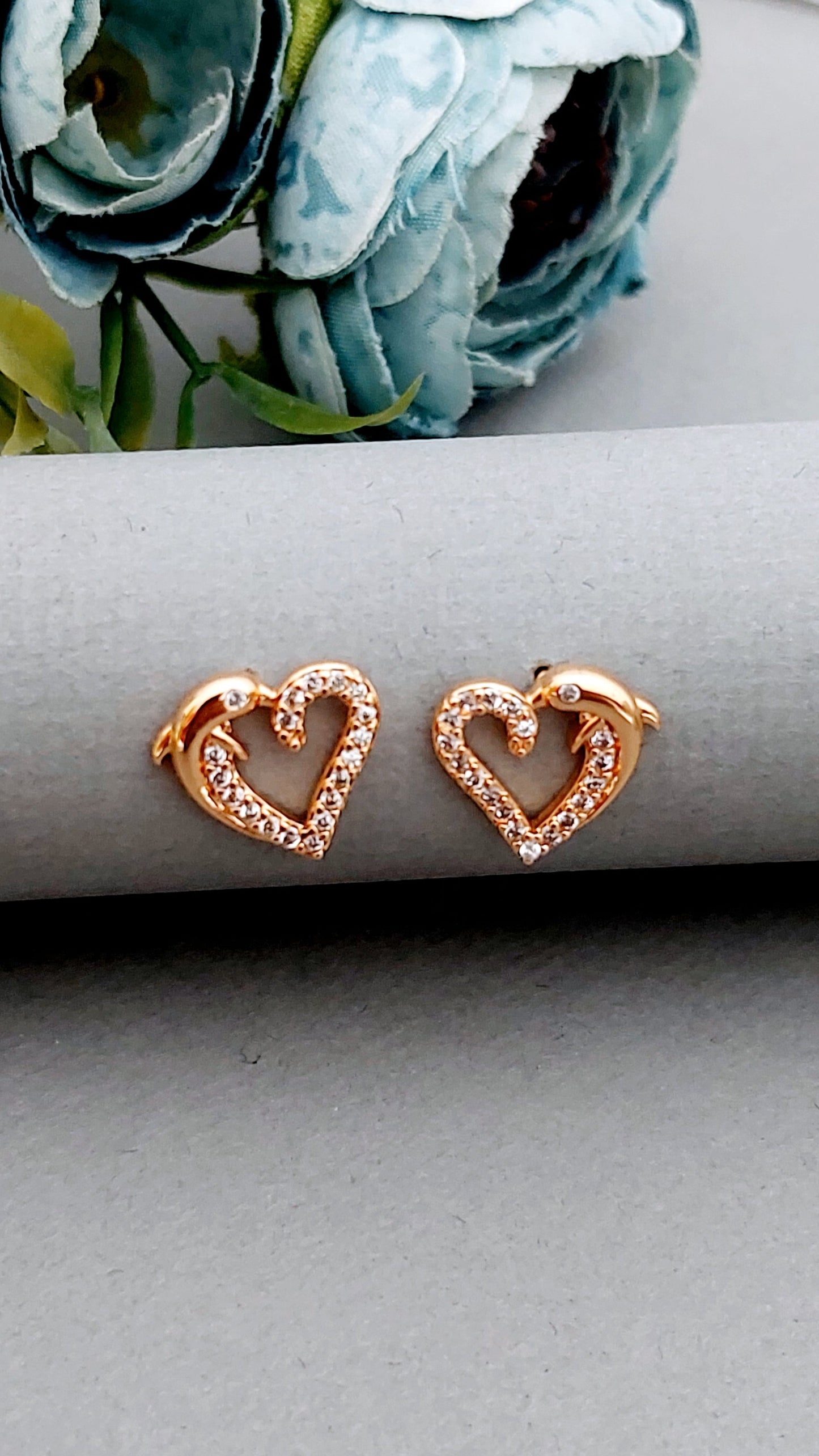 Rosegold earrings,studs,earrings for women,tops for women,latest earring,partywear stud earring