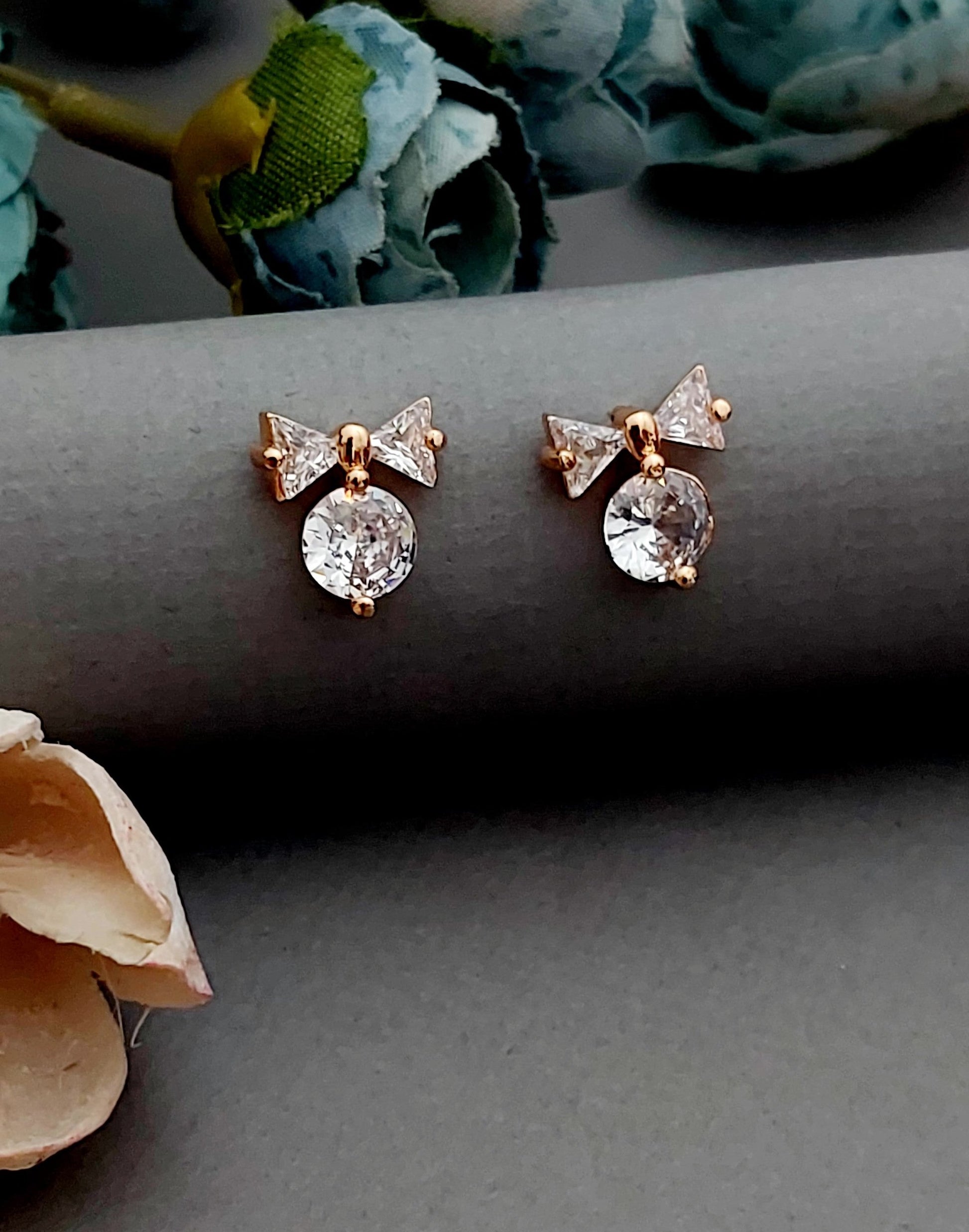 Rosegold earrings,studs,earrings for women,tops for women,latest earring,partywear stud earring