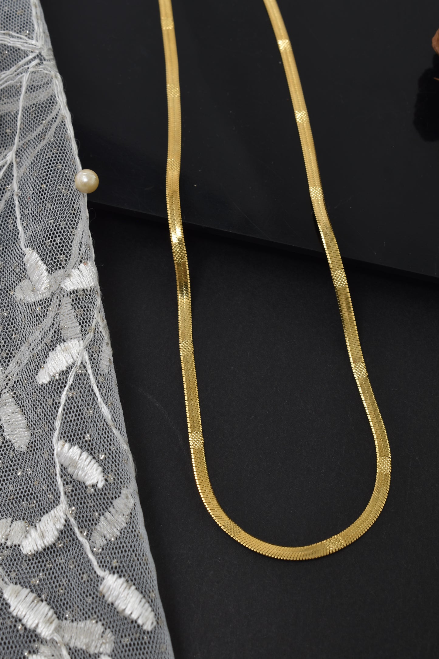 Stylish Chain with Secure Lobster Clasp Closure for Women and Girls