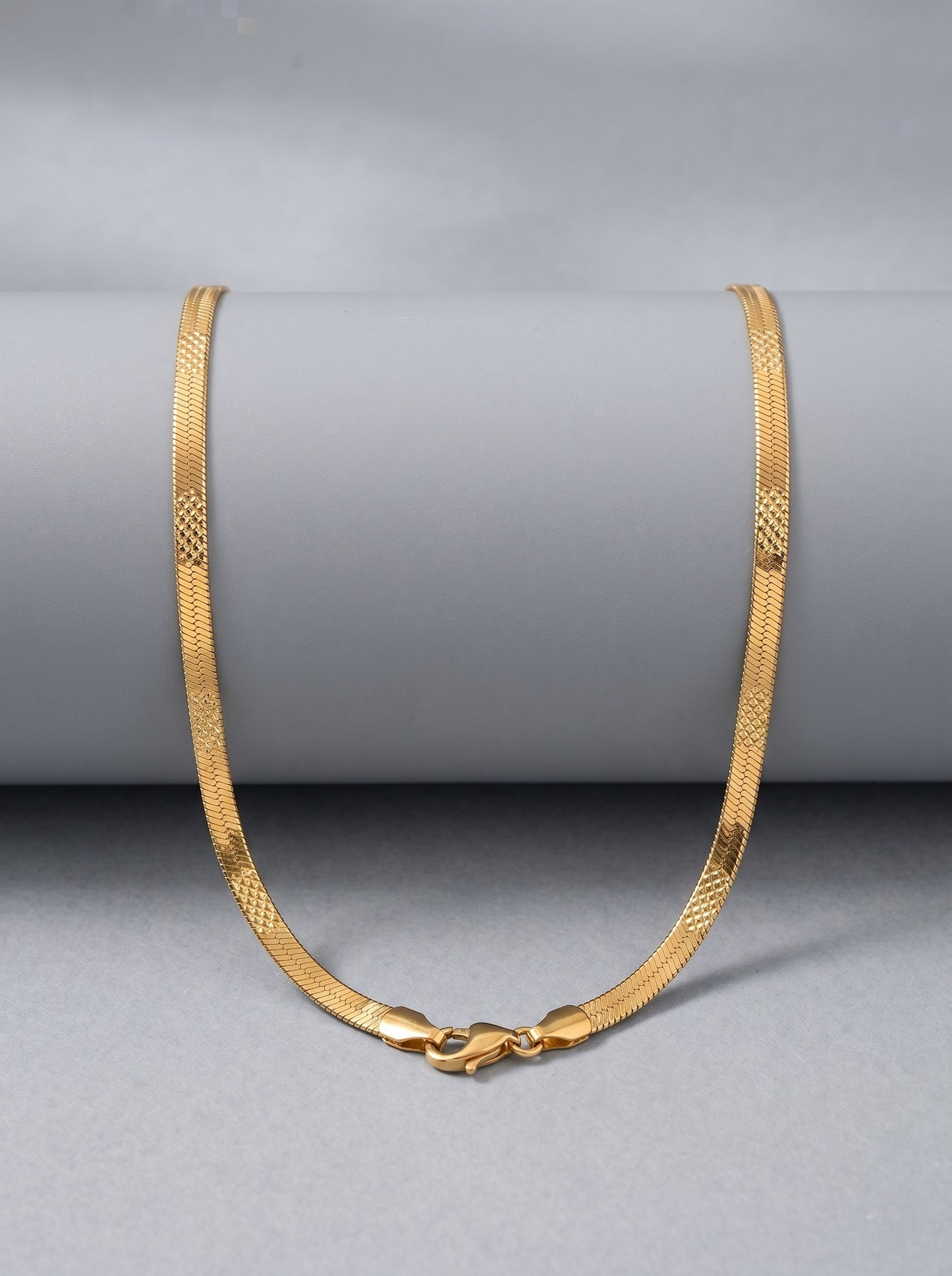 Stylish Chain with Secure Lobster Clasp Closure for Women and Girls