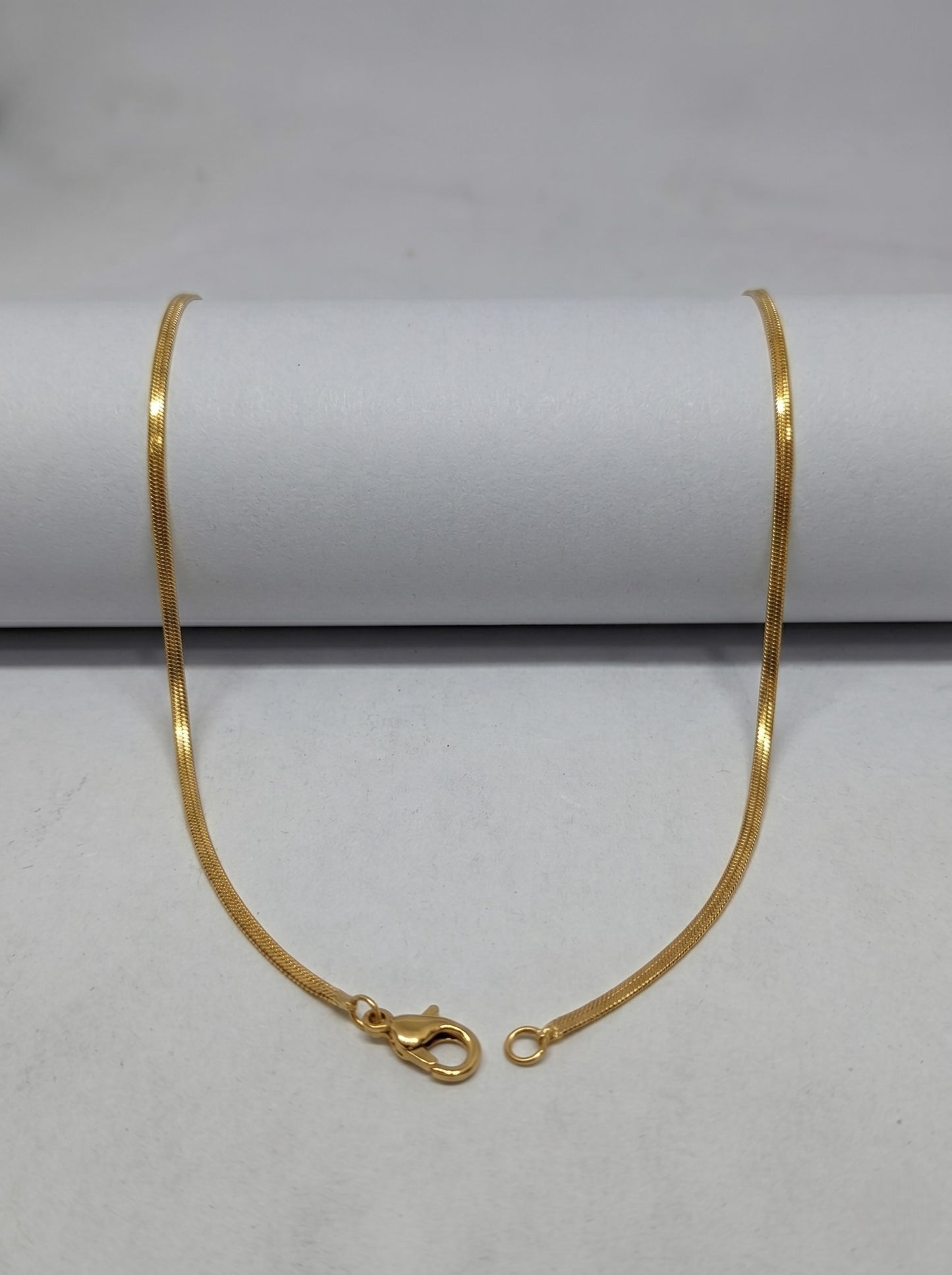 Stylish Chain with Secure Lobster Clasp Closure for Women and Girls
