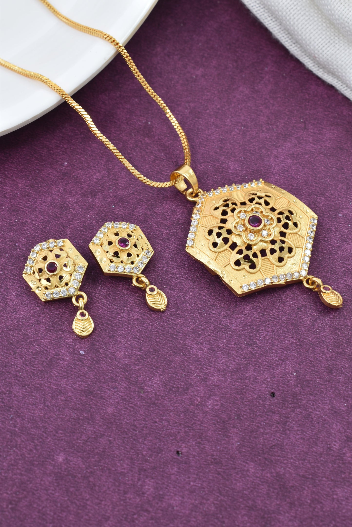 Meira Jewellery Gold Plated Stone Studded Pendant Necklace with Pink Center Accent for Women, Lightweight Party Jewellery for Festive, Wedding, Evening and Daily Styling with Premium Finish Chain-05