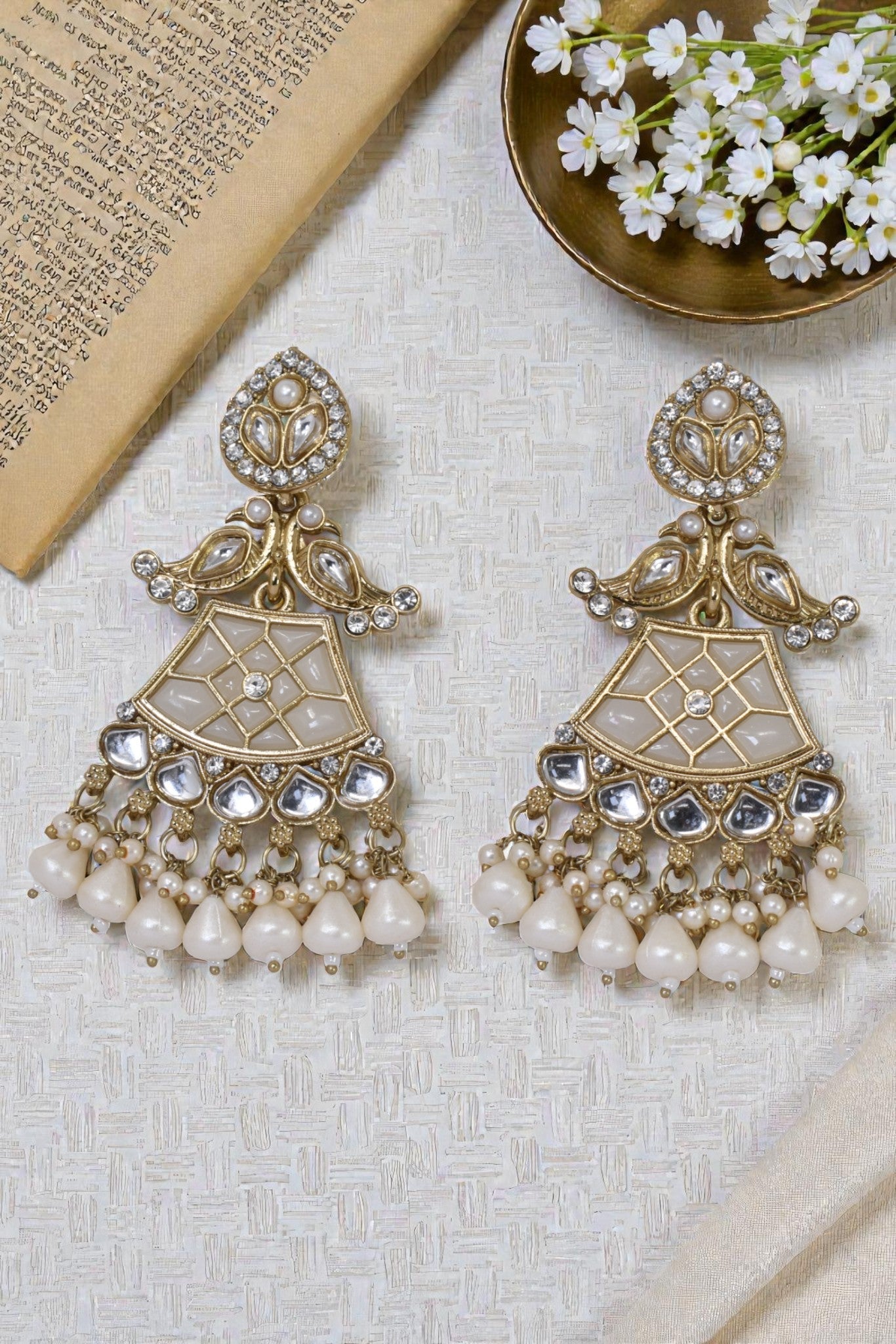 kundan jhumka,meenakari earrings,kahmiri earring,chandbali,chandelier earrings, dome jhumkas,pearl cluster jhumka, long earrings,heavy earrings,big earrings,designer earrings,latest design,new design