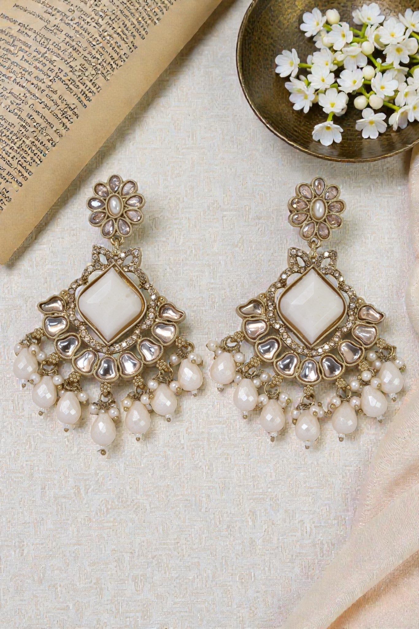 kundan jhumka,meenakari earrings,kahmiri earring,chandbali,chandelier earrings, dome jhumkas,pearl cluster jhumka, long earrings,heavy earrings,big earrings,designer earrings,latest design,new design