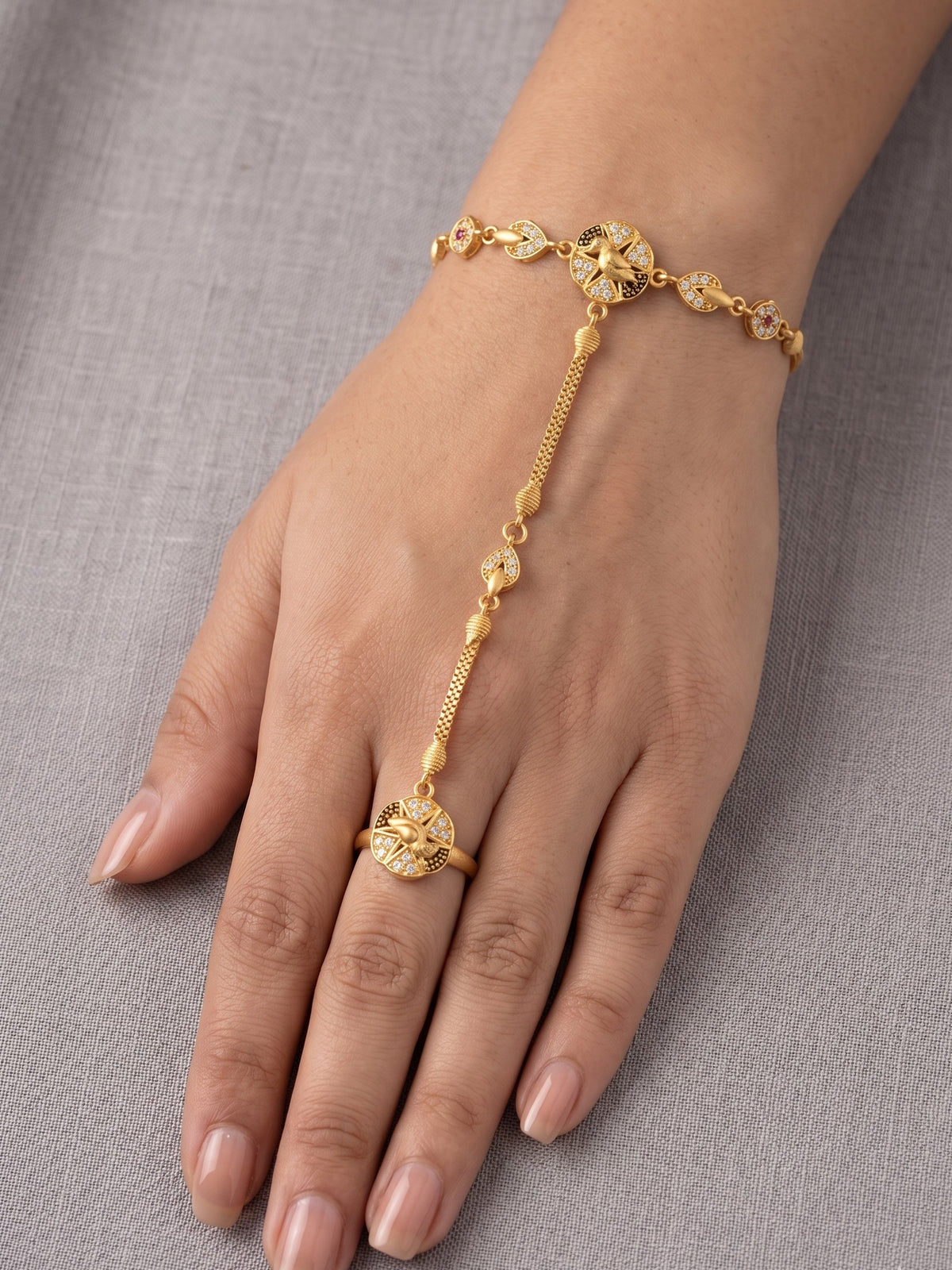Traditional Pack of 1 Gold Plated AD Studded hathfool