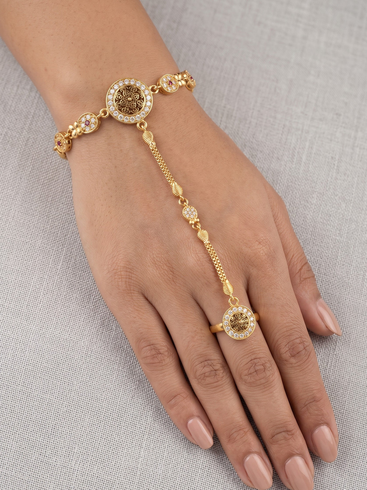 Traditional Pack of 1 Gold Plated AD Studded hathfool
