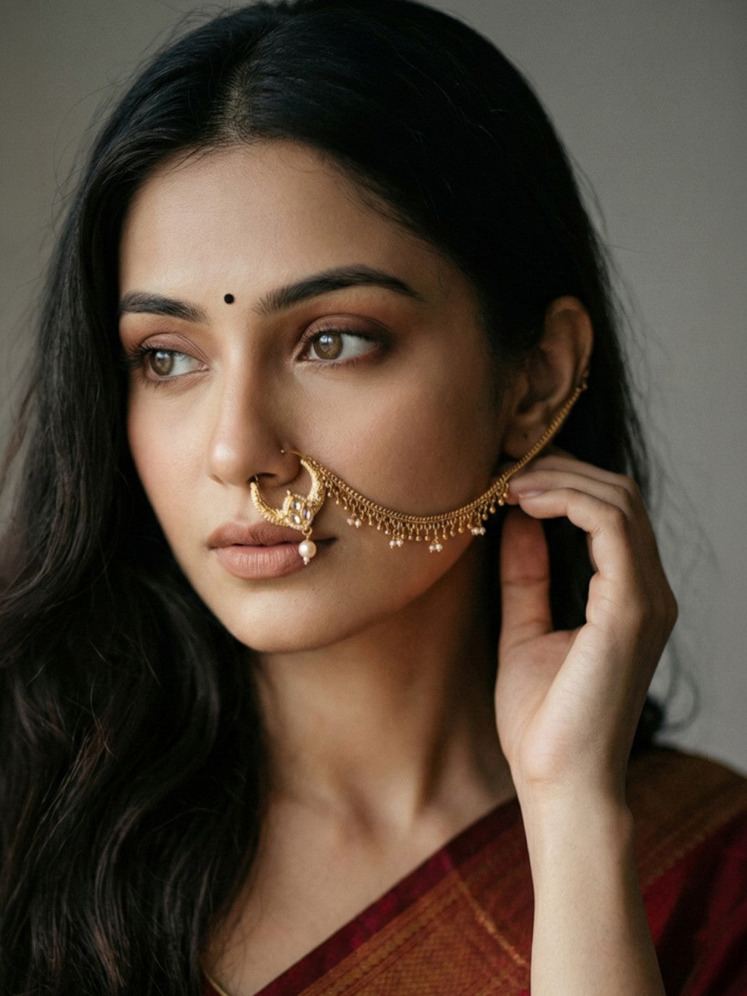 Meira Jewellery Traditional Bridal Nath with Chain for Women, Nose Ring with White Stone, Kundan & Bead Drop, Ethnic Maharashtrian Style Nose Accessory for Wedding, Festive, Party & Cultural Jewellery