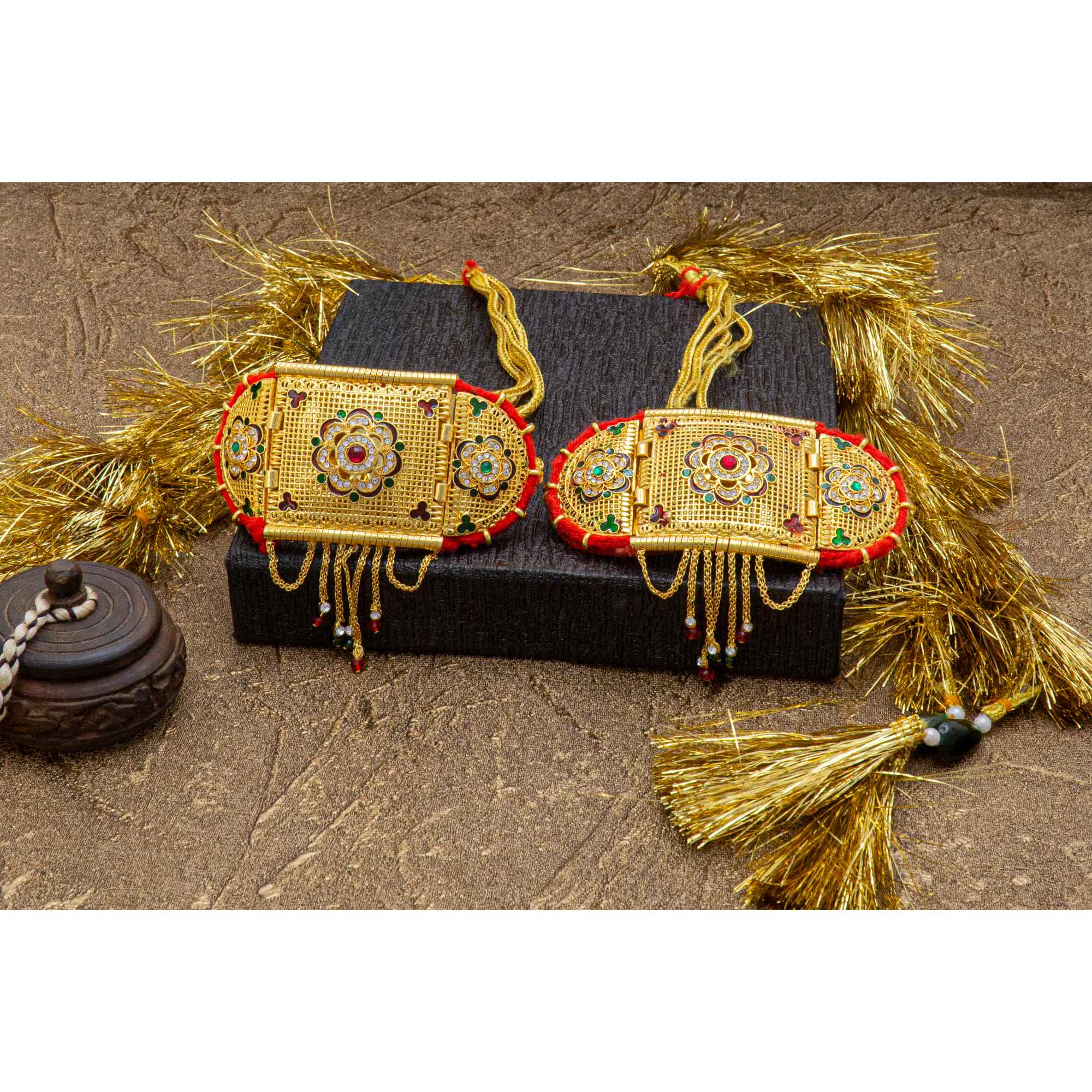 This rajasthani Bajuband Give Exclusive looks in Marriages and Functions.