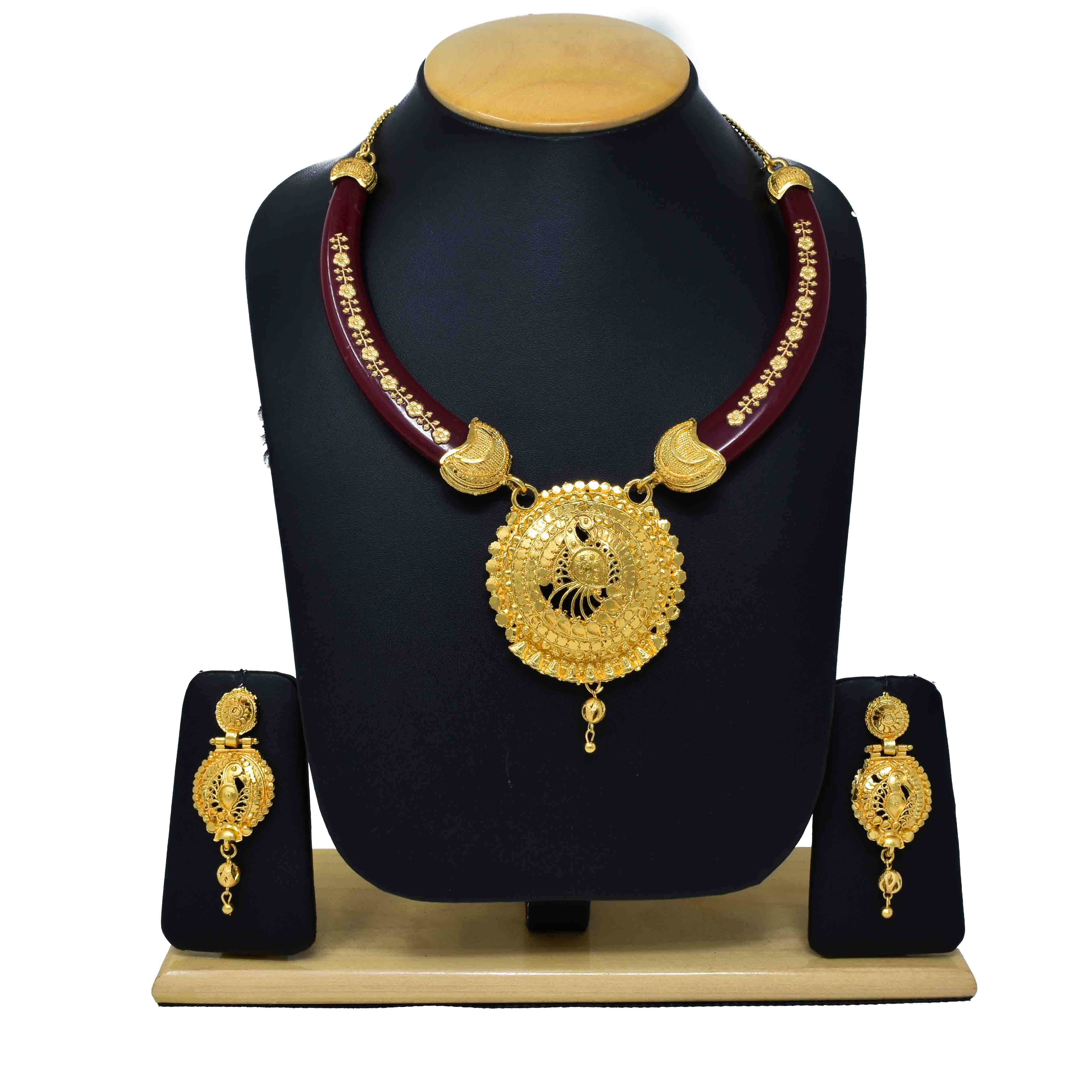 Traditional Cream Color Pola Necklace for women with Earrings